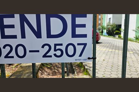 Apartamento à venda com 44m², 2 quartos e 1 vagaPlaca instalada na grade da fachada do condomínio - Código da placa: WYNY-1091