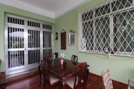 Casa à venda com 360m², 6 quartos e 3 vagasÁrea externa