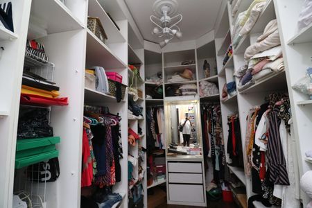 Casa à venda com 360m², 6 quartos e 3 vagasCloset