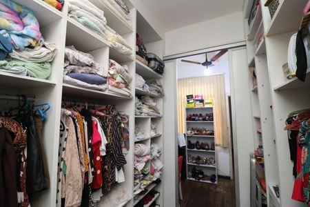 Casa à venda com 360m², 6 quartos e 3 vagasCloset