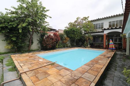 Casa à venda com 360m², 6 quartos e 3 vagasÁrea externa