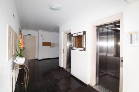 Apartamento à venda com 70m², 3 quartos e 1 vaga Apartamento à venda com 70m², 3 quartos e 1 vagaHall social