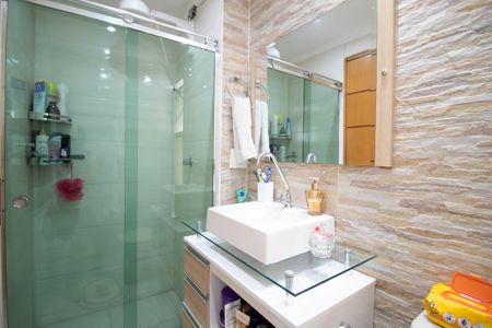 Apartamento à venda com 70m², 3 quartos e 1 vaga Apartamento à venda com 70m², 3 quartos e 1 vagaBanheiro