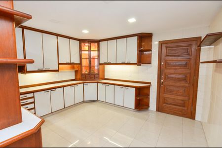 Apartamento à venda com 157m², 3 quartos e 2 vagasCozinha