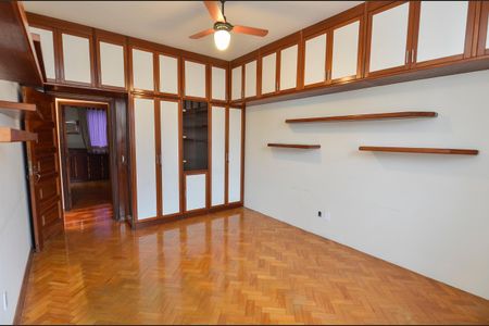 Apartamento à venda com 157m², 3 quartos e 2 vagasQuarto 2