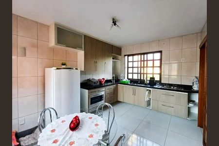 Cozinha  de casa para alugar com 3 quartos, 220m² em Cavalhada, Porto Alegre