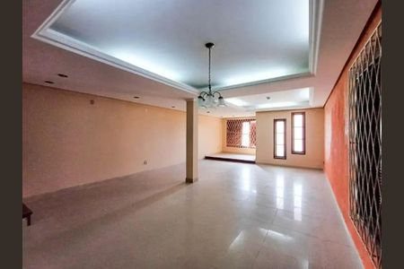 Sala  de casa para alugar com 3 quartos, 220m² em Cavalhada, Porto Alegre