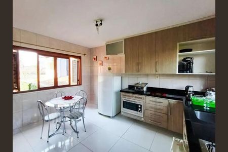 Cozinha  de casa para alugar com 3 quartos, 220m² em Cavalhada, Porto Alegre