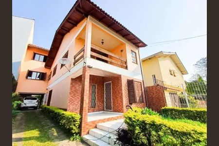 Casa para alugar com 220m², 3 quartos e 3 vagas Casa para alugar com 220m², 3 quartos e 3 vagasFachafa