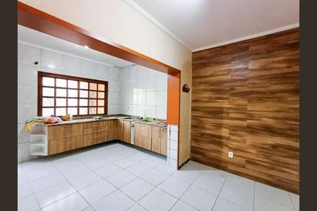 Casa para alugar com 220m², 3 quartos e 3 vagas Casa para alugar com 220m², 3 quartos e 3 vagasÁrea Externa
