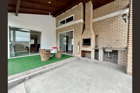 Casa para alugar com 100m², 2 quartos e 2 vagasChurrasqueira