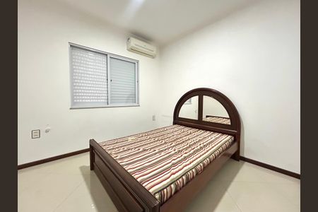 Casa para alugar com 100m², 2 quartos e 2 vagasQuarto