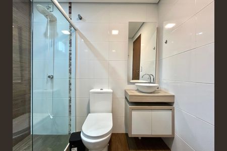 Casa para alugar com 100m², 2 quartos e 2 vagasBanheiro social 