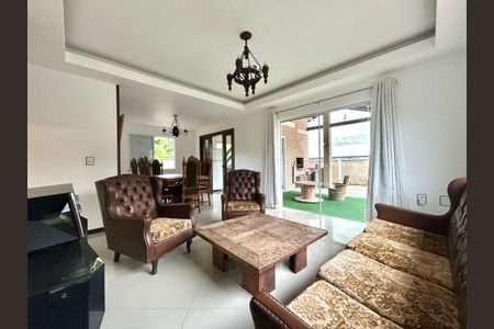 Sala de casa para alugar com 2 quartos, 100m² em Pedrita, Florianópolis