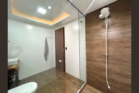 Casa para alugar com 100m², 2 quartos e 2 vagasBanheiro suíte 