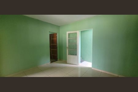 Casa para alugar com 950m², 3 quartos e 4 vagassala 