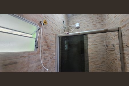 Casa para alugar com 950m², 3 quartos e 4 vagasbanheiro suite 