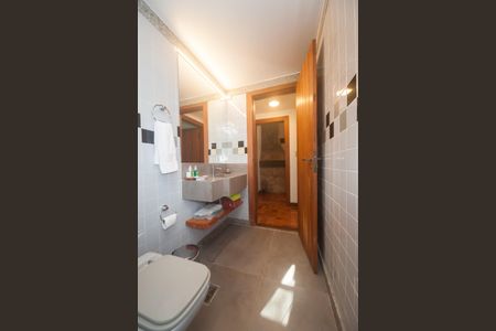 Casa de condomínio à venda com 500m², 3 quartos e 4 vagasBanheiro Social