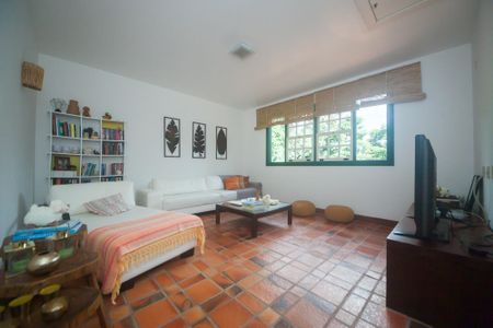 Casa de condomínio à venda com 500m², 3 quartos e 4 vagasSala de TV