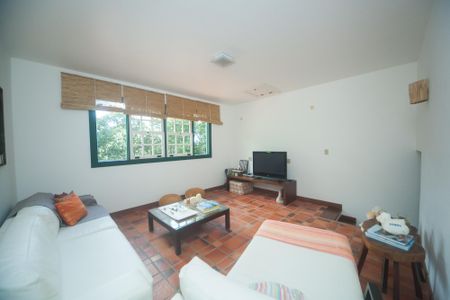 Casa de condomínio à venda com 500m², 3 quartos e 4 vagasSala de TV