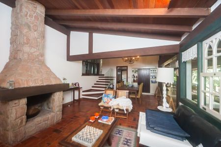 Casa de condomínio à venda com 500m², 3 quartos e 4 vagassala