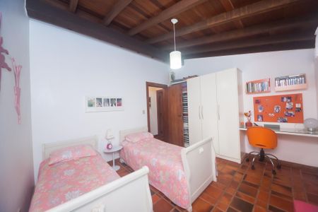 Casa de condomínio à venda com 500m², 3 quartos e 4 vagassuite 1