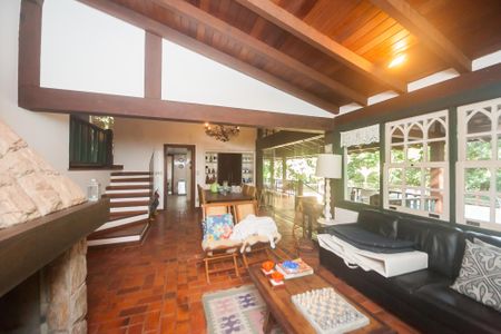 Casa de condomínio à venda com 500m², 3 quartos e 4 vagassala