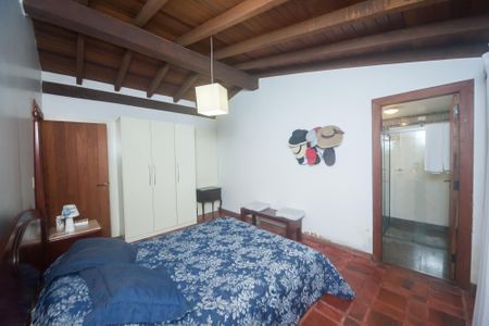 Casa de condomínio à venda com 500m², 3 quartos e 4 vagassuite 2