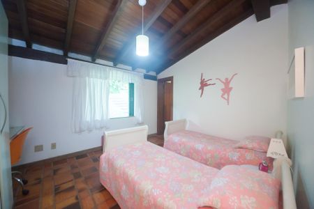 Casa de condomínio à venda com 500m², 3 quartos e 4 vagassuite 1