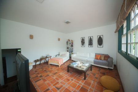 Casa de condomínio à venda com 500m², 3 quartos e 4 vagasSala de TV