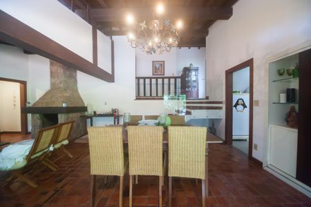 Casa de condomínio à venda com 500m², 3 quartos e 4 vagas sala de jantar