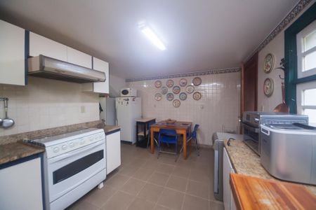 Casa de condomínio à venda com 500m², 3 quartos e 4 vagasCozinha