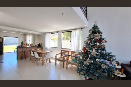 Casa à venda com 4 quartos, 180m² em Itaipu, Niterói