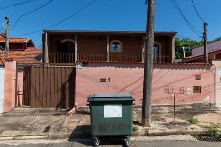 Casa à venda com 300m², 3 quartos e 4 vagasFACHADA