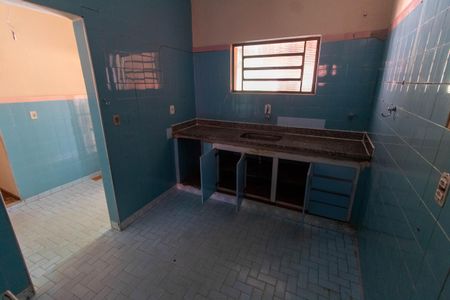 Casa à venda com 300m², 3 quartos e 4 vagasCOZINHA