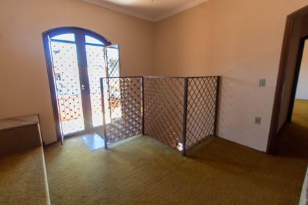 Casa à venda com 300m², 3 quartos e 4 vagasHALL PISO SUPERIOR