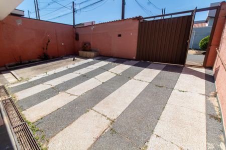 Casa à venda com 300m², 3 quartos e 4 vagasÁREA EXTERNA FRENTE