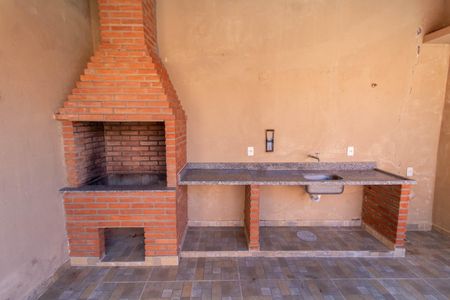 Casa à venda com 300m², 3 quartos e 4 vagasÁREA EXTERNA FUNDOS/CHURRASQUEIRA