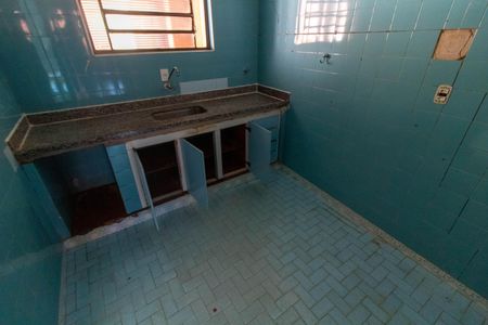 Casa à venda com 300m², 3 quartos e 4 vagasCOZINHA