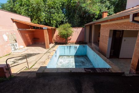 Casa à venda com 300m², 3 quartos e 4 vagasÁREA EXTERNA FUNDOS/PISCINA