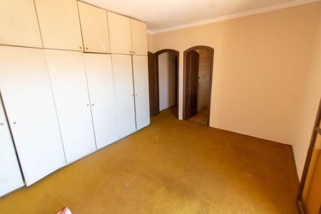 Casa à venda com 300m², 3 quartos e 4 vagasSUITE PISO SUPERIOR
