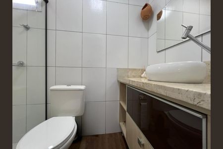 Casa de condomínio para alugar com 60m², 2 quartos e sem vagaBanheiro 