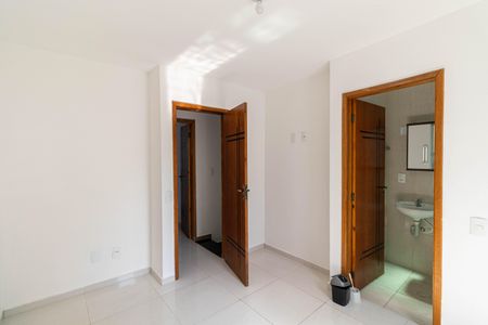 Suíte 1 de casa de condomínio para alugar com 2 quartos, 75m² em Vila Ré, São Paulo