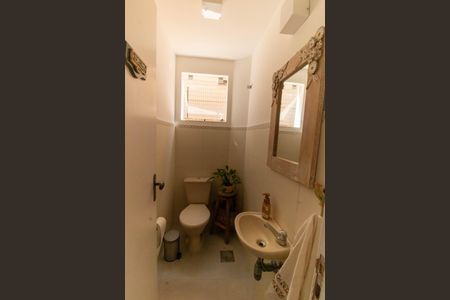 Casa de condomínio à venda com 190m², 3 quartos e 1 vagaLavabo