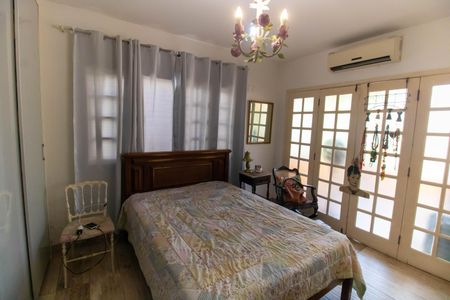 Casa de condomínio à venda com 190m², 3 quartos e 1 vagaSuíte 
