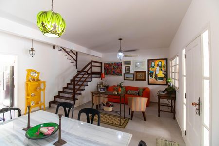 Casa de condomínio à venda com 190m², 3 quartos e 1 vagaSala