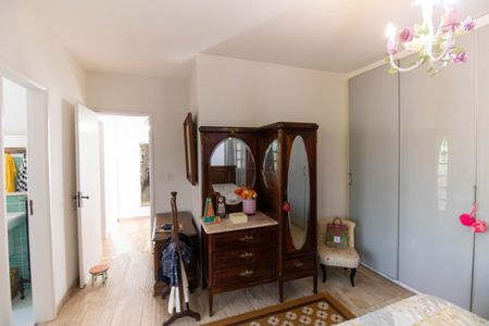 Casa de condomínio à venda com 190m², 3 quartos e 1 vagaSuíte 