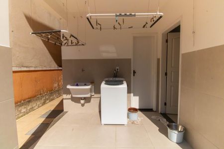 Casa de condomínio à venda com 190m², 3 quartos e 1 vagaÁrea de Serviço