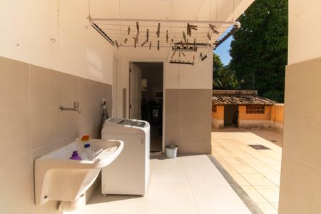 Casa de condomínio à venda com 190m², 3 quartos e 1 vagaÁrea de Serviço