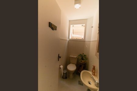 Casa de condomínio à venda com 190m², 3 quartos e 1 vagaLavabo